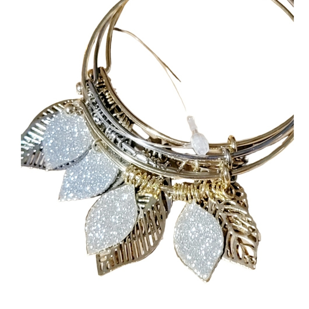 New Bundle Of Leaf Bangles And Matching Leaf Earr… - image 2